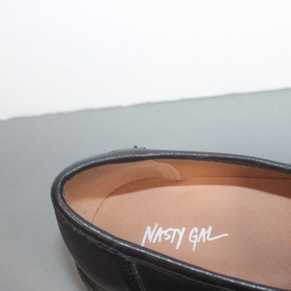 Men's Black Leather Loafers with Gold Accent Size 6 - Picture 4 of 11